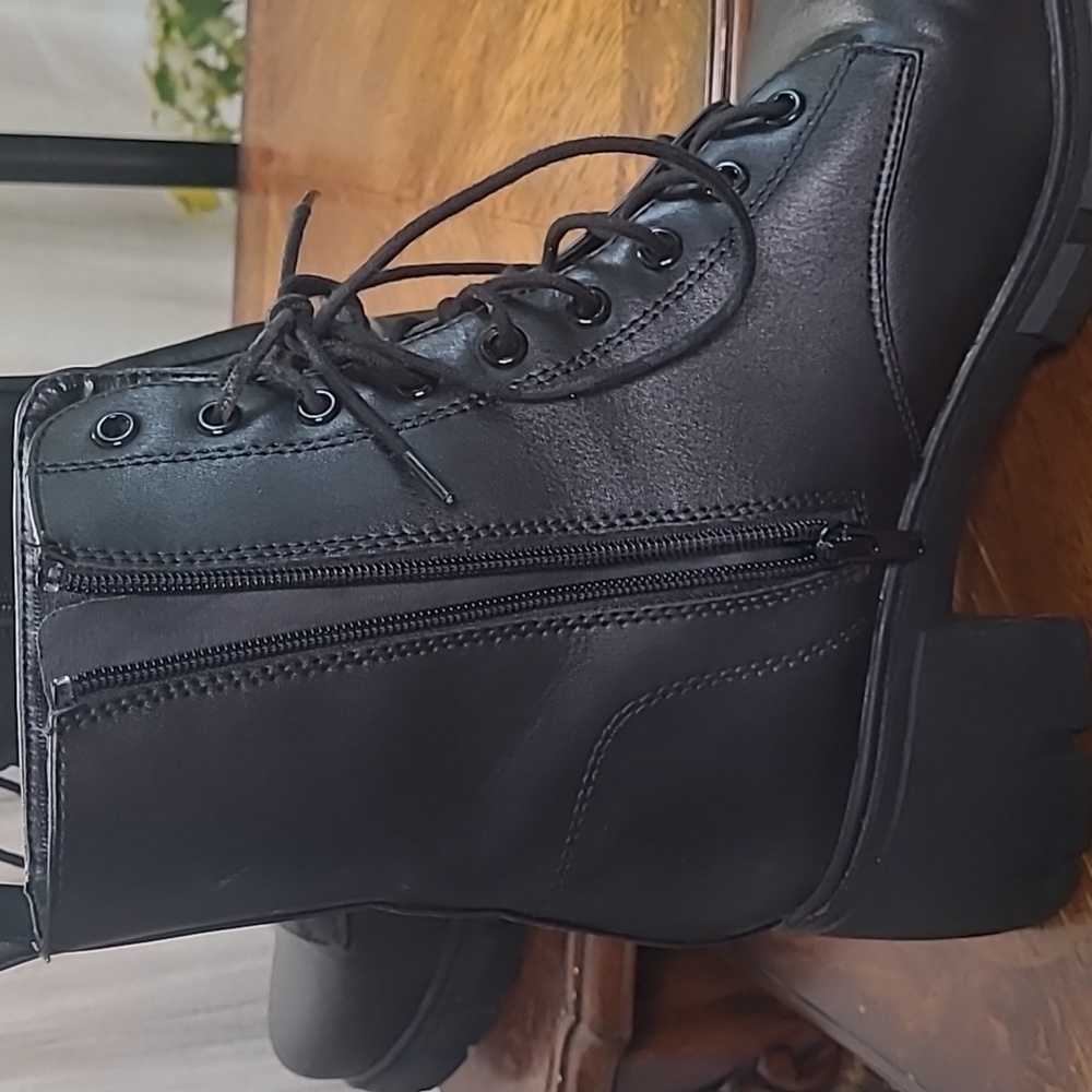 Soda Womens size 11 Black Lace Up Combat Moto Boots with Chunky Platform - Picture 6 of 9